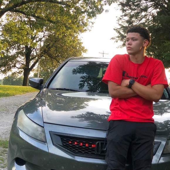 Meet your Posher, Max - Picture 1 of 1